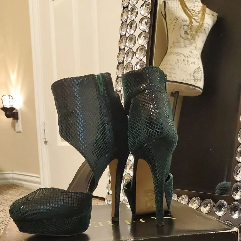 Green Pumps